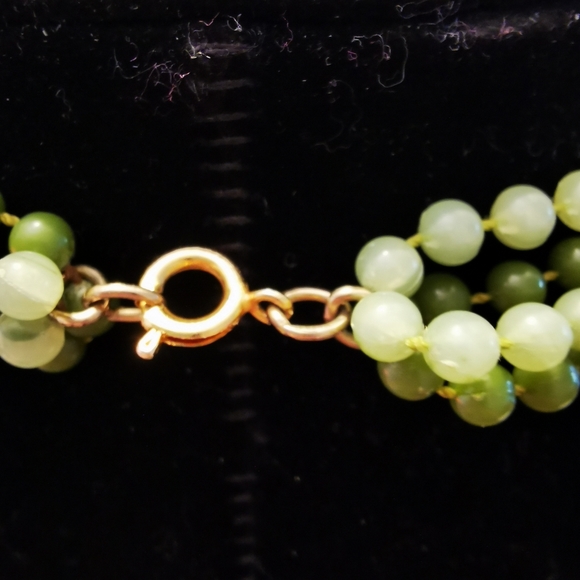 Vintage Faux Jade Bead Multi Strand Necklace - Picture 8 of 13